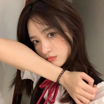 在她身边